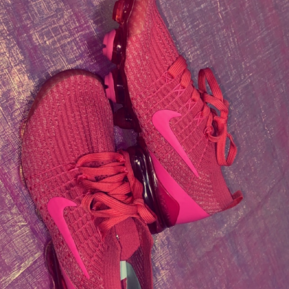 Hyper Pink Vapormax Size 7